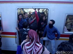 Kereta Penuh atau Tidak? Google Maps Punya Informasinya