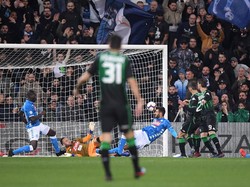 Hasil Liga Italia: Diimbangi Sassuolo, Napoli Makin Jauh dengan Juventus