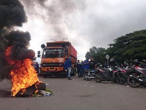 Demo Buruh, Jalan Industri Krakatau Steel Diblokir