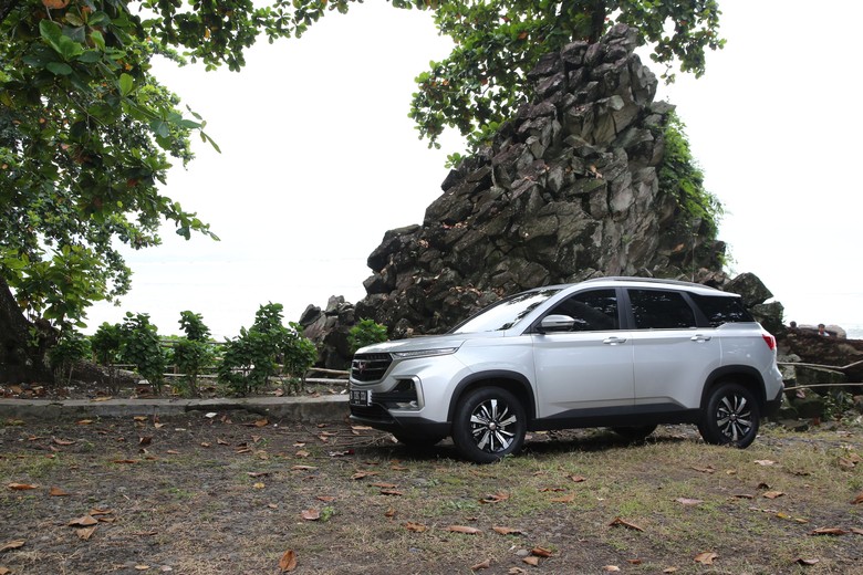 Wuling Almaz. Foto: Dok. Wuling Motors Indonesia