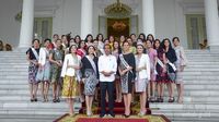 Bertemu Jokowi, Potret Semringahnya Miss Universe & Puteri Indonesia 2019