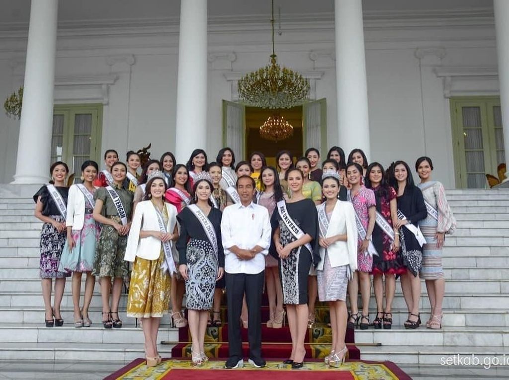 Bertemu Jokowi, Potret Semringahnya Miss Universe & Puteri Indonesia 2019