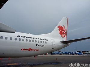 Boeing 737 MAX 8 yang Ditahan di Makassar Bawa Jemaah Umrah Boeing 737 MAX 8 yang Ditahan di Makassar Bawa Jemaah Umrah