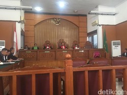 Ratna Sarumpaet Terkantuk-kantuk Saat Sidang, Sesekali Pejamkan Mata