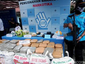 Lagi, BNN Musnahkan 1,3 Ton Ganja dan 18 Kg Sabu
