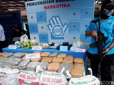 Lagi, BNN Musnahkan 1,3 Ton Ganja dan 18 Kg Sabu