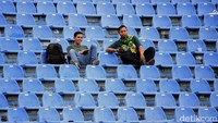 Sepinya penonton itu karena kedua tim sama-sama sudah tersingkir di Piala Presiden 2019.
