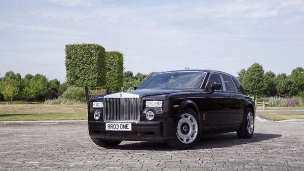 Mewah, Ini Lho Mobil Pengantin Syahreino