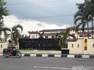 Pria Masuki Mako Brimob Yogya Bawa 35 Butir Peluru