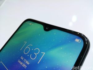 Penjualan Perdana, Realme 3 Klaim Lebih Oke dari Redmi Note 7 Penjualan Perdana, Realme 3 Klaim Lebih Oke dari Redmi Note 7