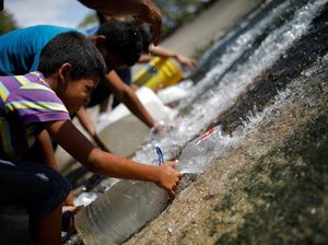 Warga Venezuela Kesulitan Air Bersih