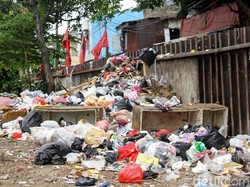 Tak Kunjung Diteken Anies, Sampah Plastik Masih Hantui DKI