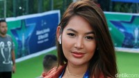Maria Selena hadir sebagai tamu VIP dalam acara tersebut. Ia tampil cantik dan seksi. Sluuurrp....