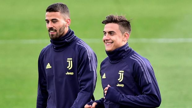 Paulo Dybala duduk di bangku cadangan di laga lawan Atletico Madrid.