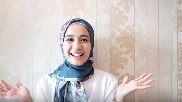 4 Tutorial Hijab Terbaru Laudya Cynthia Bella, Ala Malaysia hingga Syar'i