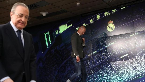 Florentino Perez menghubungi Zinedine Zidane dan berhasil membujuknya untuk kembali menangani Real Madrid.