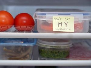 Bekal Wanita Hamil Ini Terus Menerus Dicuri oleh Teman Sekantor