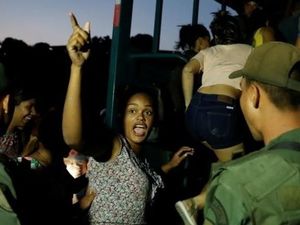 Venezuela Kacau, Toko-toko Dijarah dan Geng Motor Berkeliaran