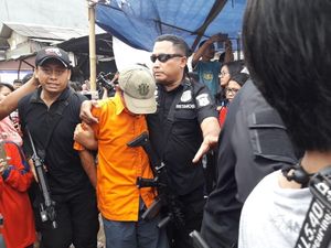 Rekonstruksi Pembunuhan Eljon di Kali Cibening, 2 Tersangka Diteriaki Warga