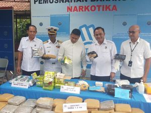 BNN Musnahkan Narkotika 1,3 Ton Ganja dan 18,6 Kg Sabu BNN Musnahkan Narkotika 1,3 Ton Ganja dan 18,6 Kg Sabu