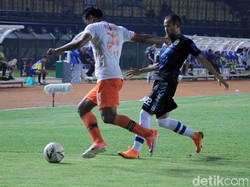 Dalam pertandingan ini, Panitia Pertandingan Persib menyampaikan pertadingan inu disaksikan sebanyak 2.516 orang dengan total pendapatan Rp 36.865.000 dan dengan jumlah pedagang kaki lima dan asongan sebanyak 109 pedagang.