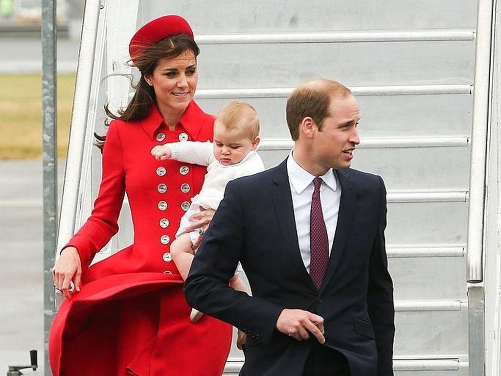 Berlibur Pakai Pesawat, Kate Middleton dan Pangeran William Dikritik