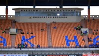 Kegagalan Persib Bandung melaju ke babak selanjutnya di Piala Presiden 2019 membuat Bobotoh kecewa. Mereka pun mengancam akan memboikot laga itu usai Persib Bandung mengalami kekalahan beruntun di dua pertandingan sebelumnya.