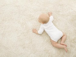 Naik Pesawat, Seorang Bunda Tak Sadar Tinggalkan Bayi di Bandara