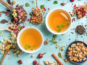 Kurangi Lemak Perut Berlebih dengan Rutin Minum 5 Jenis Teh Ini Kurangi Lemak Perut Berlebih dengan Rutin Minum 5 Jenis Teh Ini
