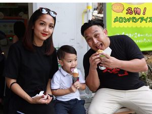 Begini Potret Augie Fantinus Saat Kulineran Bareng Keluarga