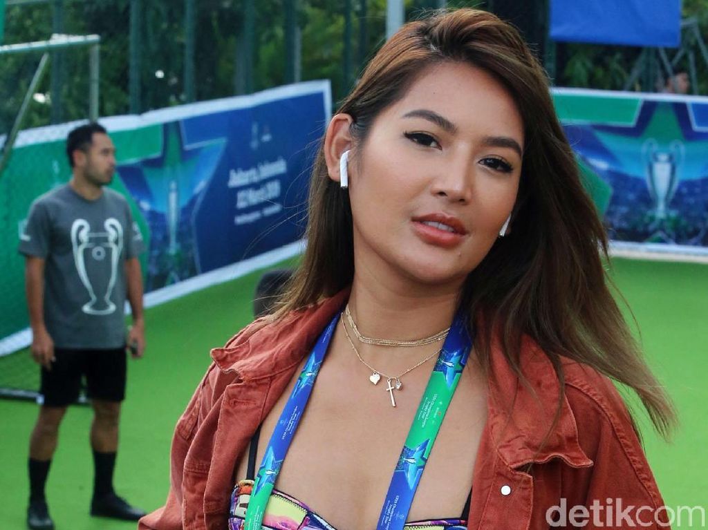 Maria Selena Akui Pacaran dengan Pilot, Minta Doa Segera Nikah Maria Selena Akui Pacaran dengan Pilot, Minta Doa Segera Nikah