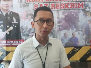 Polisi: Pria Tewas dari Lantai 3 PIM 2 Putus Asa karena Masalah Keluarga Polisi: Pria Tewas dari Lantai 3 PIM 2 Putus Asa karena Masalah Keluarga