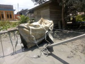 Potret Titik Semburan Lumpur Akibat Galian Warga di Maluku Potret Titik Semburan Lumpur Akibat Galian Warga di Maluku