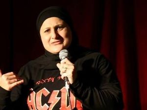 Frida Deguise, Komedian Berhijab Australia yang Pernah Dianggap Teroris
