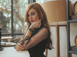 Pro Kontra Agama, Nora Alexandra Ajak Netizen Lihat Karya Seni