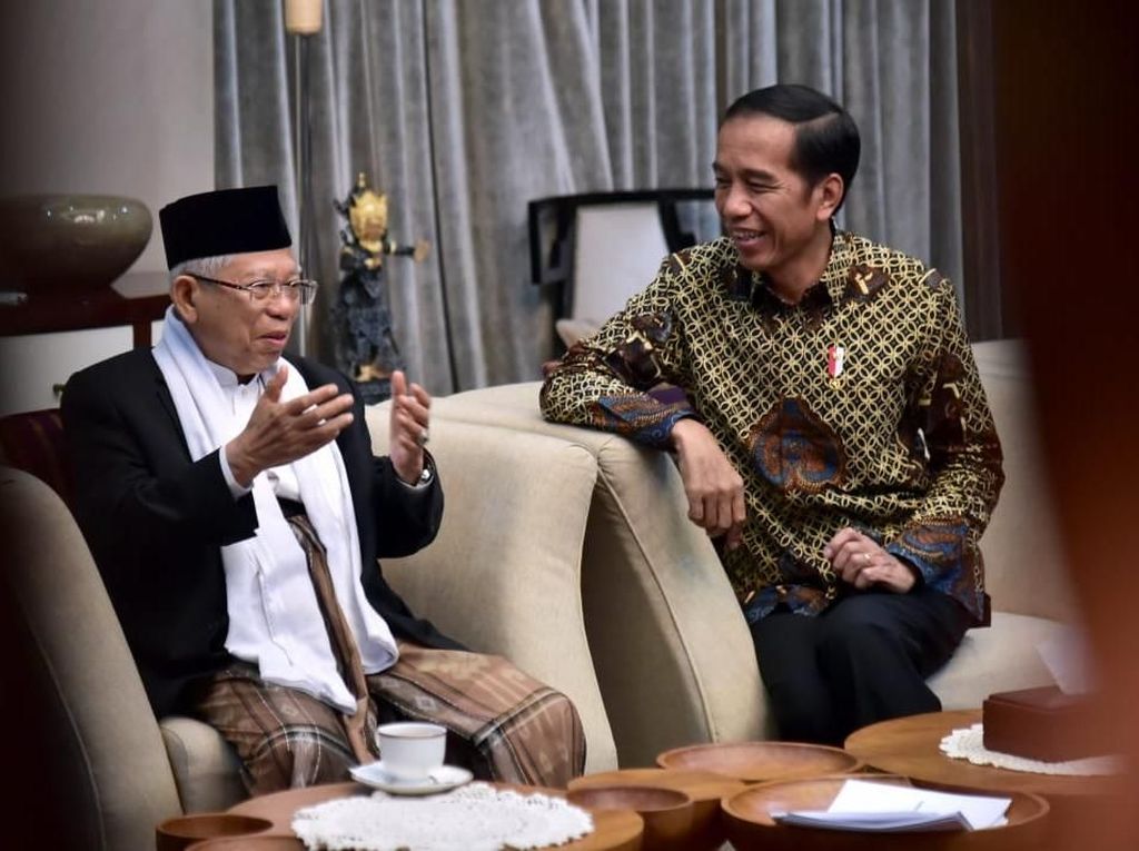 Janji-Janji Jokowi Sudah Menanti: Dari Dana Desa Hingga Kartu Sakti Janji-Janji Jokowi Sudah Menanti: Dari Dana Desa Hingga Kartu Sakti