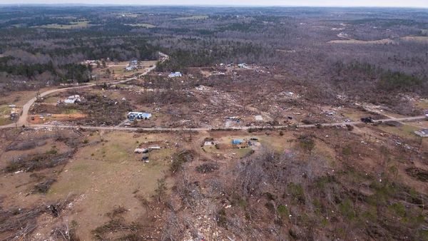 Penampakan Udara Dampak Kerusakan Tornado di AS