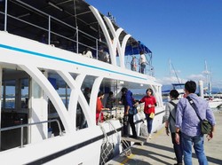 Bersantai Naik Yacht di Laguna Taiwan, Asyik Juga!
