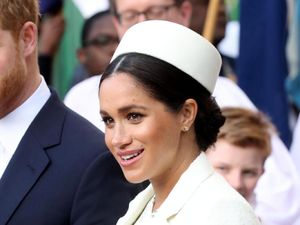 Meghan Markle Ingin Melahirkan di Rumah dengan Bantuan Bidan Meghan Markle Ingin Melahirkan di Rumah dengan Bantuan Bidan