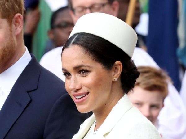 Meghan Markle Anggun Pakai Topi Peci di Commonwealth Day 2019