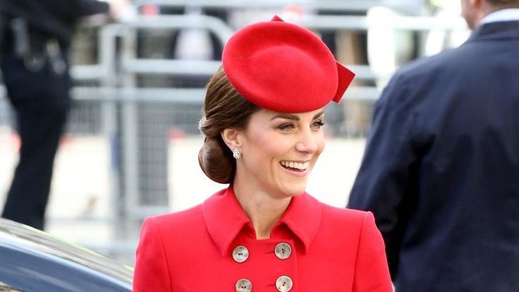 Gaya Kate Middleton Tetap Modis Meski Pakai Gaun yang Sama dari 5 Tahun Lalu