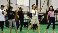 Atiqah Hasiholan, Vanessa Angel, Eva Green hingga Priyanka Chopra