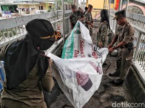 Di Jakut, APK Juga Ditertibkan Satpol PP
