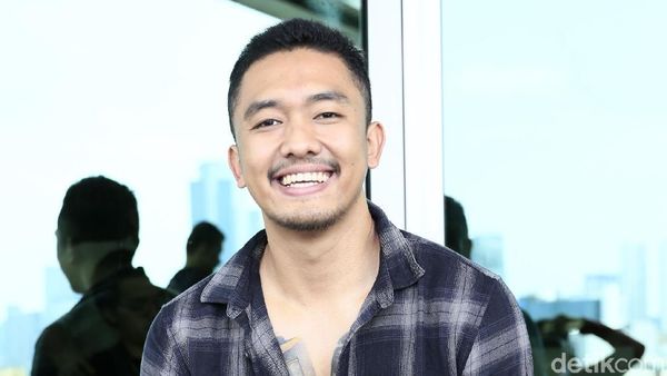 Jatuh Bangun Uus Masuki Dunia Artis