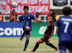 Di babak kedua, PSM akhirnya mampu menambah keunggulan. Pluim yang mendapat bola dikotak penalti mengecoh satu pemain belakang Lao Toyota. Ia lalu melepas sepakan terarah yang mengubah skor menjadi 3-1 pada menit ke-59.