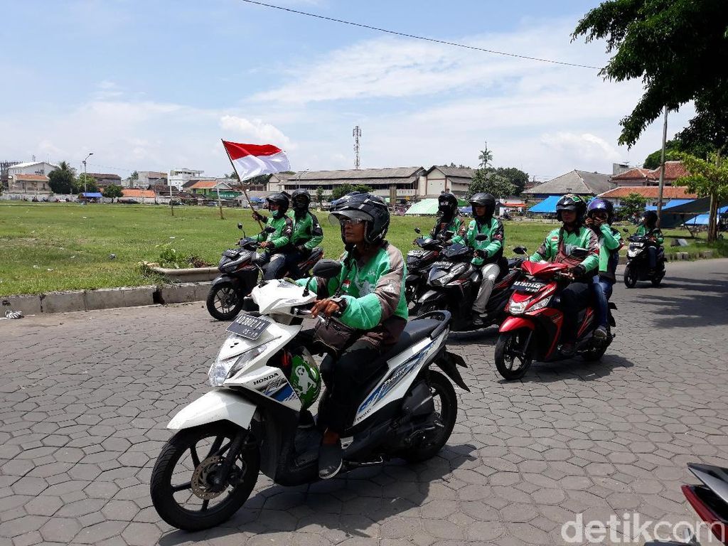 Driver Go-Jek Batal Mogok di Hari Pertama Puasa Driver Go-Jek Batal Mogok di Hari Pertama Puasa