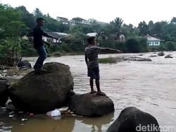 Aksi Heroik 2 Pemuda Selamatkan Bocah Hanyut di Sukabumi