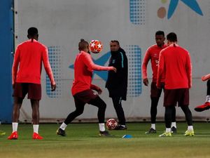 Barcelona Rasakan Tekanan