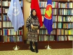 Mantul! Ibunda Ayu Ting Ting Eksis di Acara PBB