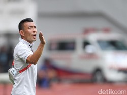 Pelatih Lao Toyota Bingung dengan Kekalahan Telak Dari PSM
